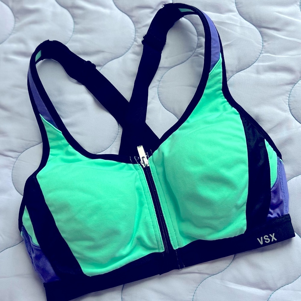 Victoria’s Secret 32B Front Zip Cross-back Sports Bra
